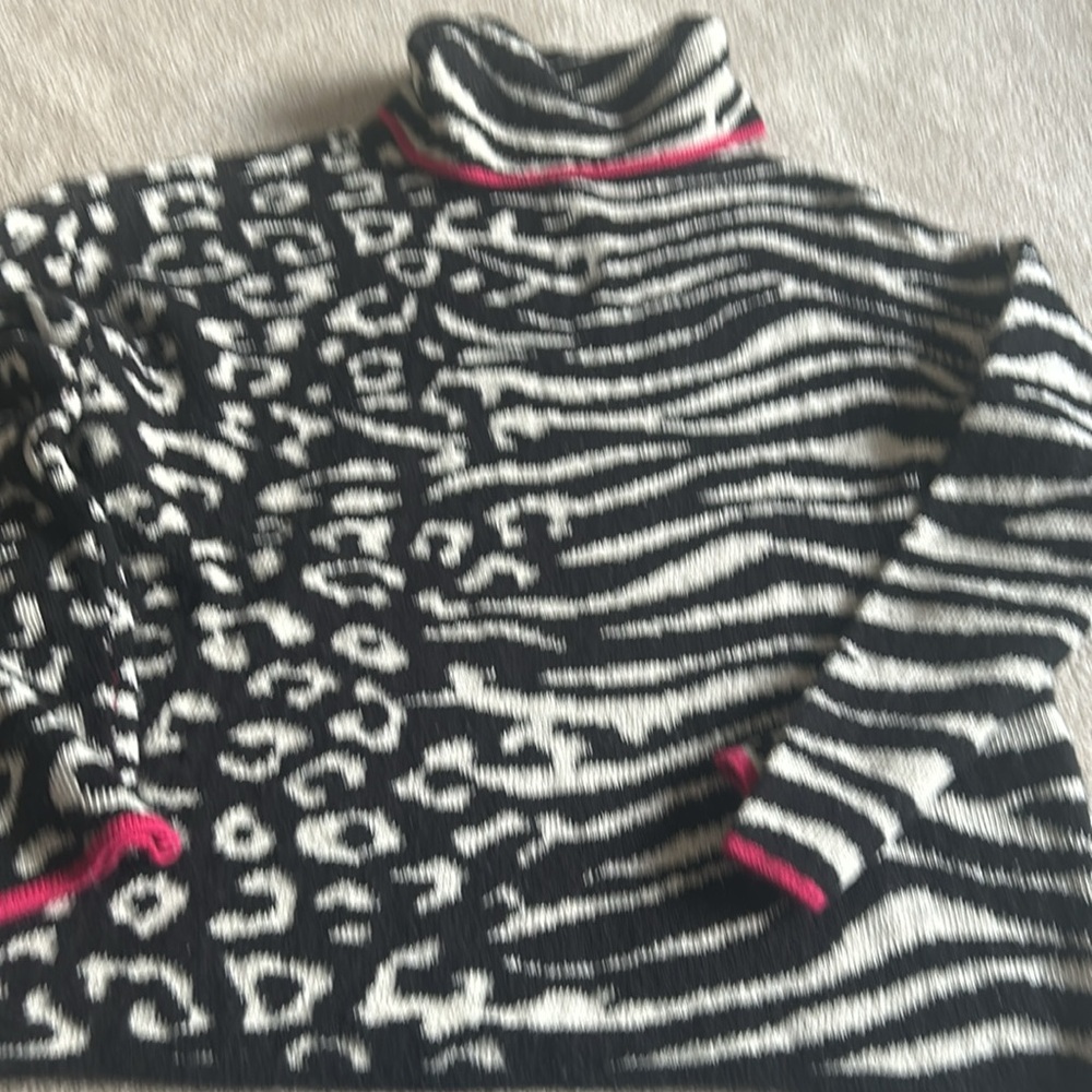 Soft animal print sweater - Picture 3 of 5